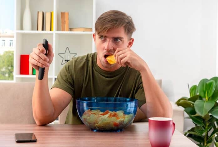 Poor eating habits in college can lead to long-term health problems