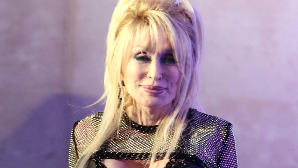 Dolly Parton breaks her silence after Beyonce tops the country music chart – confirms what we all suspected